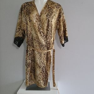 GILLGAN O' MALLEY SLEEPING GOWN ANIMAL PRINT  SZ M